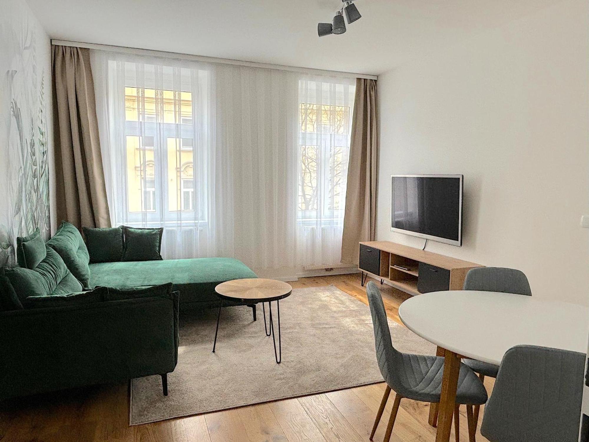 Traumhafte Wohnung Fuer 3, Grosszuegig, Walk In Dusche Vienna Exterior photo