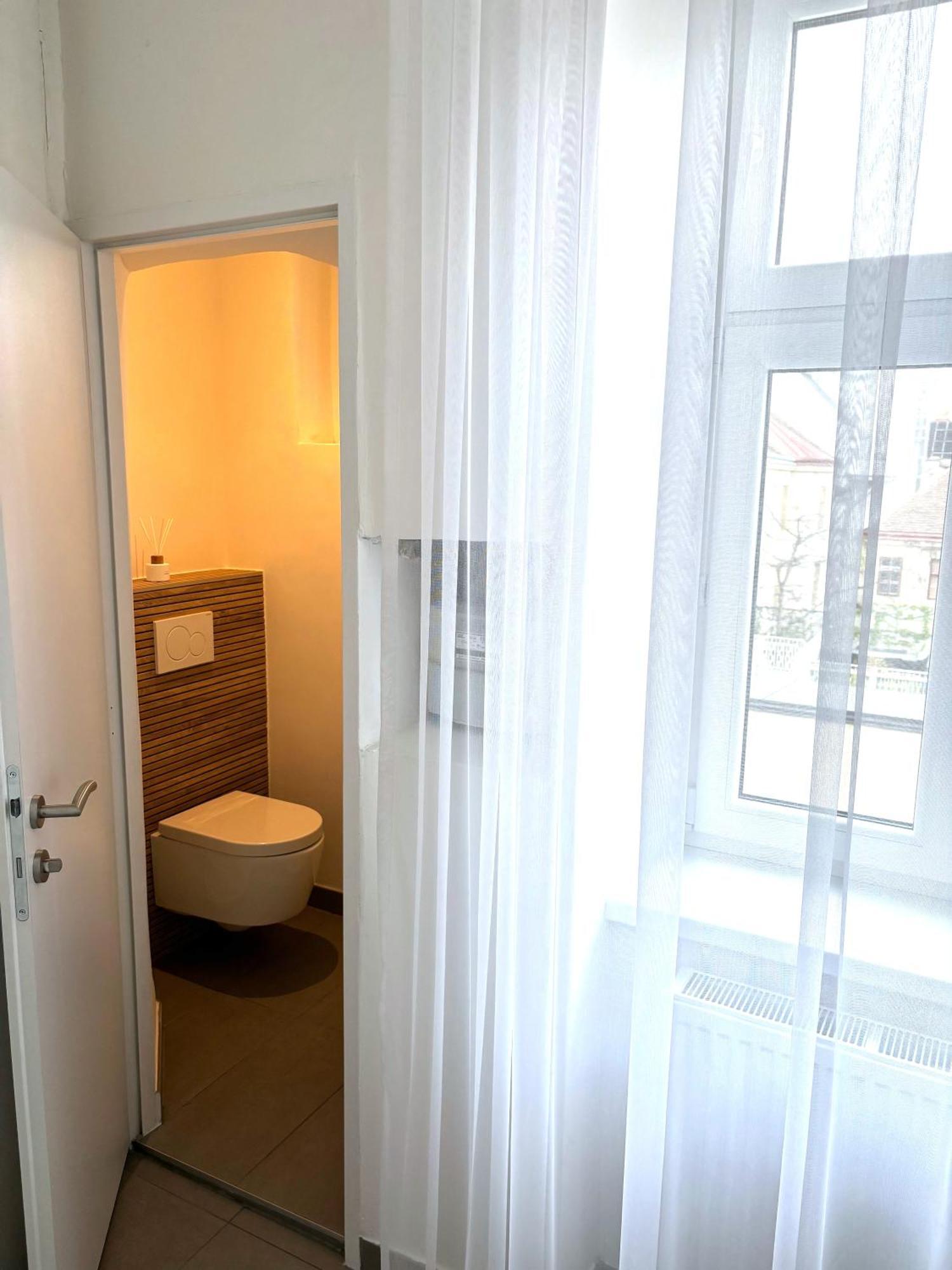 Traumhafte Wohnung Fuer 3, Grosszuegig, Walk In Dusche Vienna Exterior photo